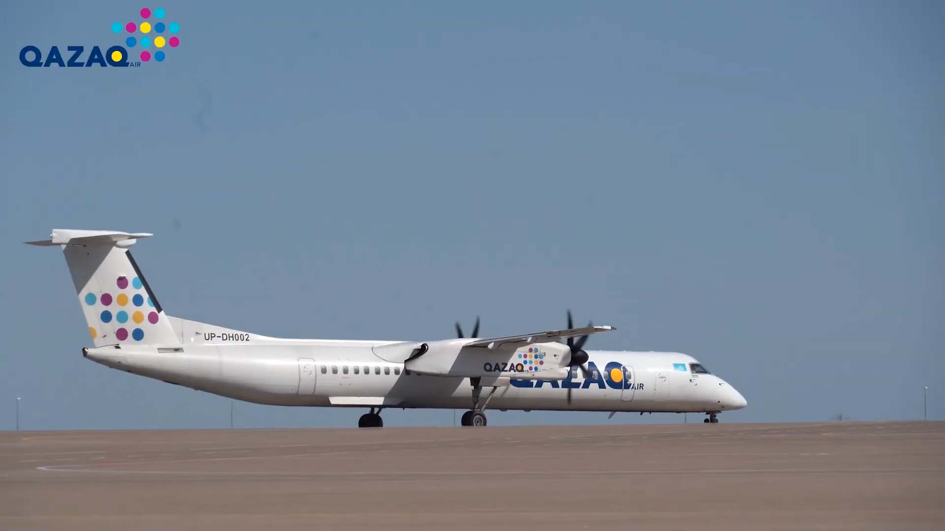 Самолет Qazaq Air. Кадр из видео пресс-службы авиакомпании https://www.youtube.com/watch?v=ce16AFjHUG4